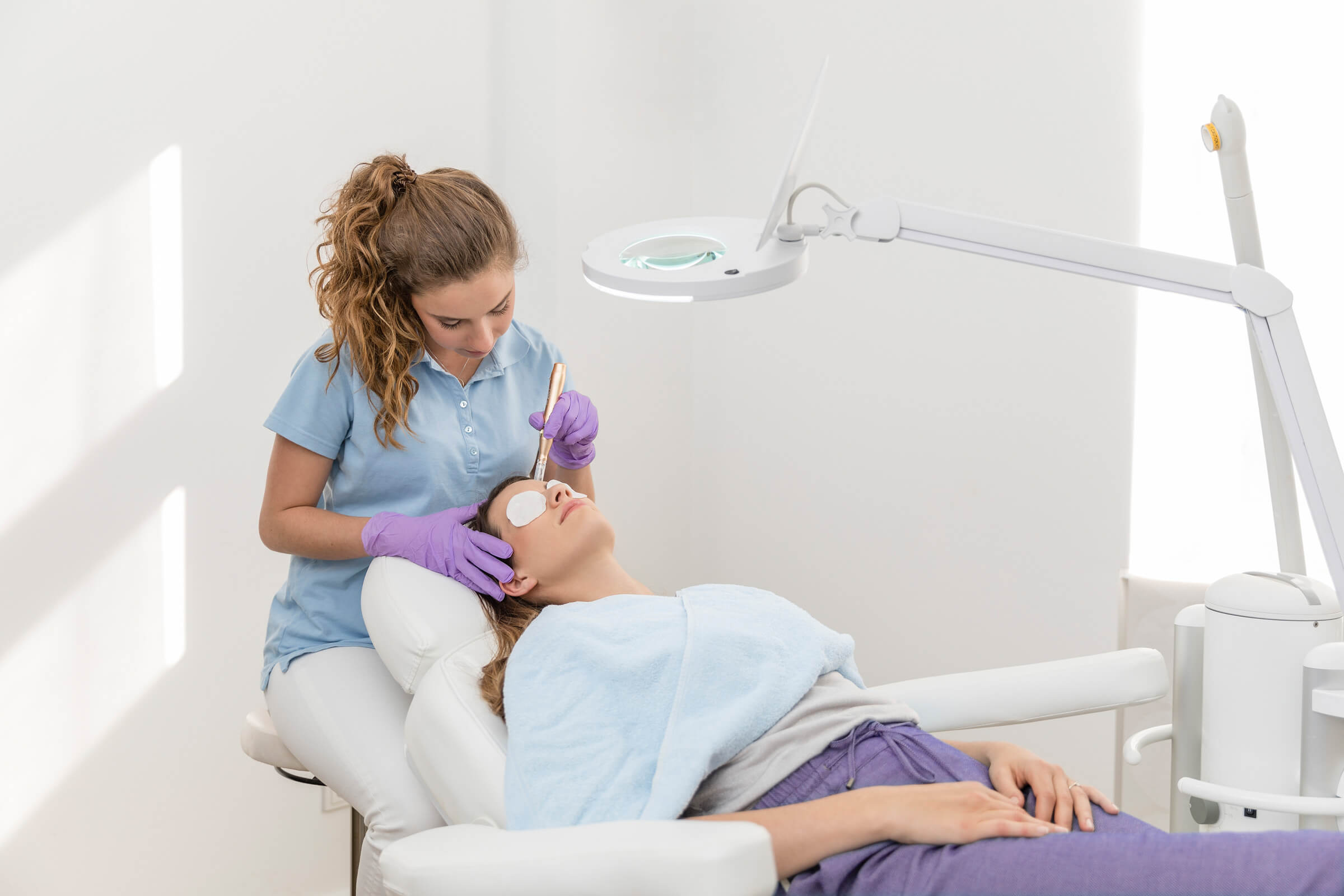 Hautarzt Patient Behandlung