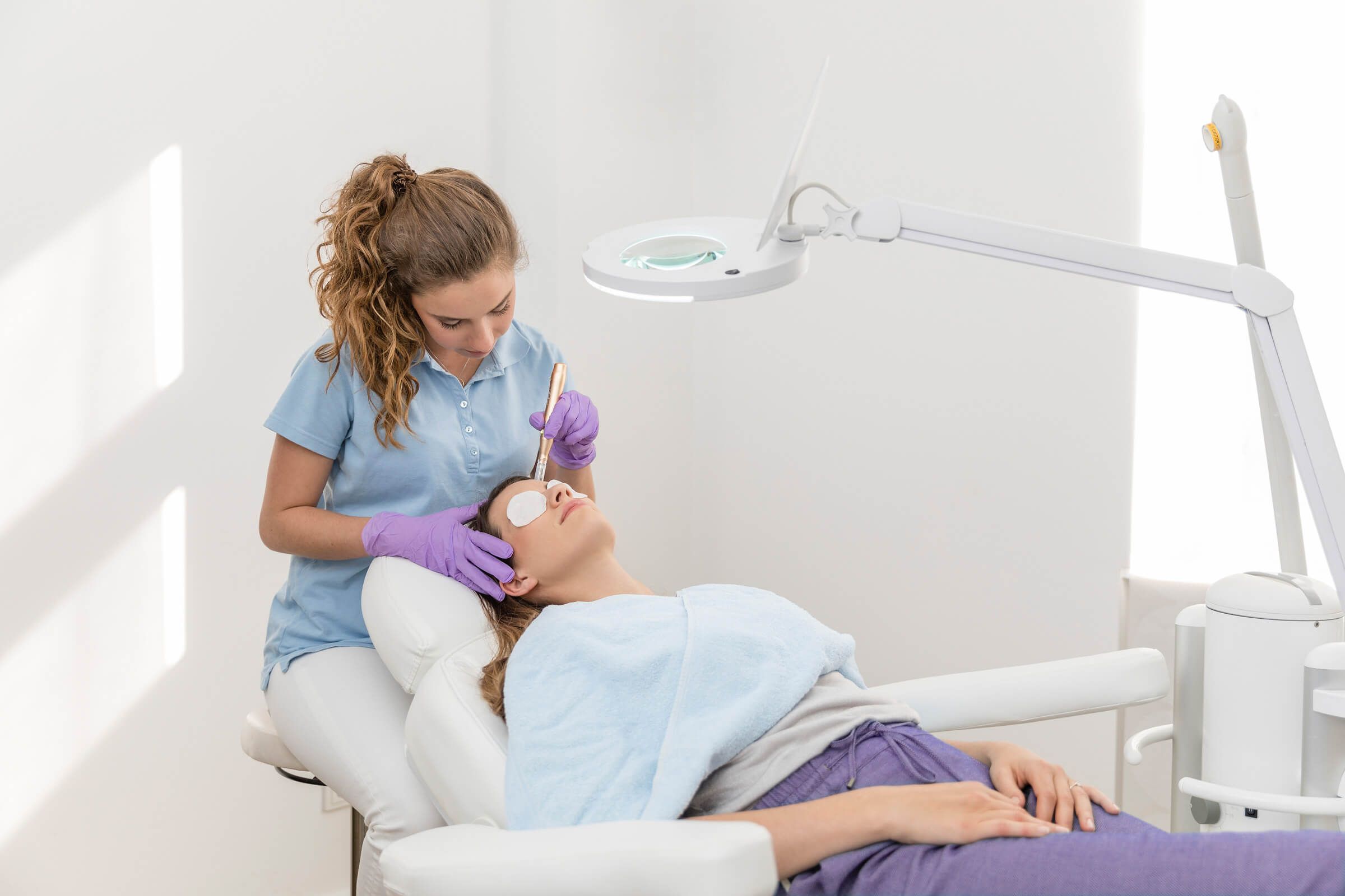 Hautarzt Patient Behandlung